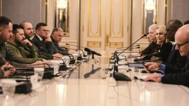 زيارة استعراضية لوزير الدفاع إلى أوكرانيا