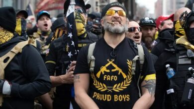 تحذير من حرب أهلية في أمريكا عقب التوتر بين بايدن وحاكم ولاية تكساس