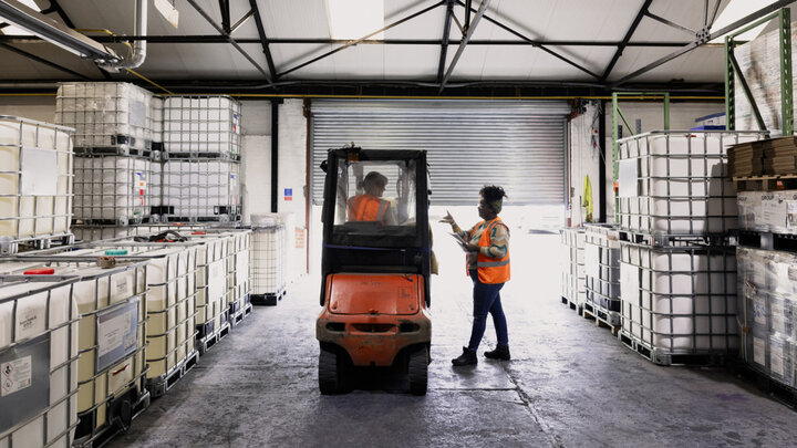 إمكانية إجراء مزيد من التخفيض في أجور العمال البريطانيين