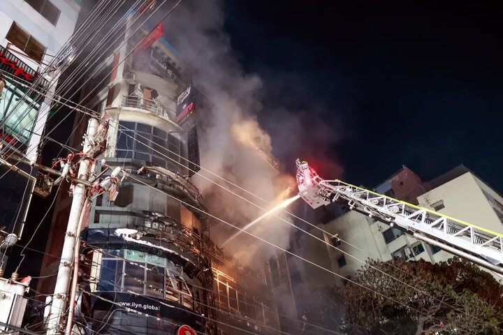 وقوع آتشسوزی مهیب در بنگلادش/ ۴۵ نفر جان باختند