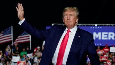 ترامب: زيلينسكي أفضل رجل مبيعات في التاريخ