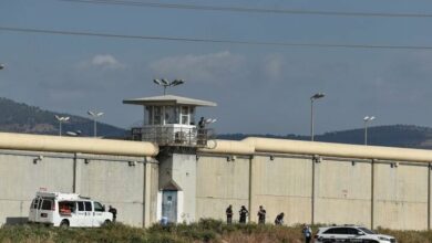 سجون إسرائيل وجيشها مفتوحة للتعامل مع الأسرى!