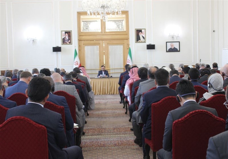 لقاء الوكيل القانوني لوزارة الخارجية مع السفراء الأجانب المقيمين في طهران