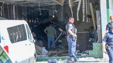 14 قتيلاً وجريحاً بعد اصطدام شاحنة بصالون لتصفيف الشعر في نيويورك