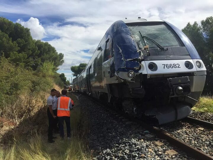 أصيب 67 شخصا في حادث تصادم قطارين في روسيا