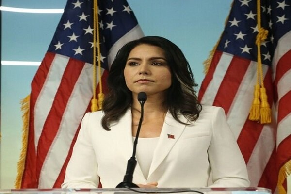 غابارد: بايدن ليس عجوزاً فحسب، بل مجنوناً