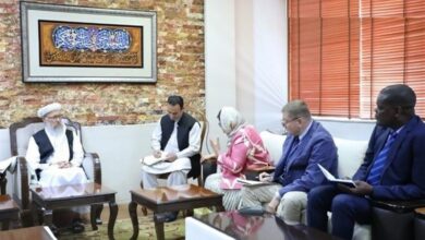 وطالبت حركة طالبان بتسليم مقر أفغانستان ورفع العقوبات