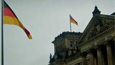 أصبح الموقف المناهض لإسرائيل لنائب البرلمان الألماني مؤلمًا بالنسبة له