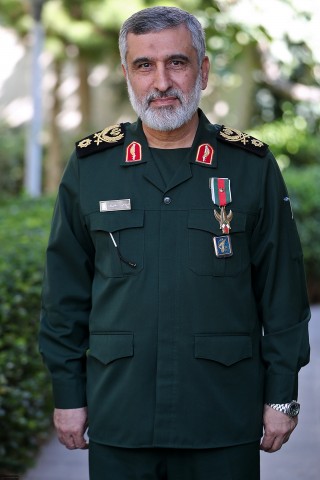 قائد القوة الجوفضائية في حرس الثورة الإسلاميّة يتقلّد وسامَ الفتح من قبل الإمام الخامنئي بعد عمليّتي «الوعد الصادق». قائد القوة الجوفضائية في حرس الثورة الإسلاميّة يتقلّد وسامَ الفتح من قبل الإمام الخامنئي بعد عمليّتي «الوعد الصادق».