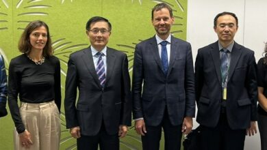 وتمحور التفاعل مع أفغانستان حول اجتماع ممثلي الصين والاتحاد الأوروبي