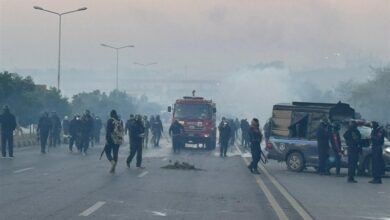 استمرار احتجاجات حركة الإنصاف؛ مقتل 4 من قوات الأمن الباكستانية