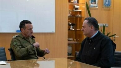 الصراع بين رئيس أركان الجيش ووزير الحرب في النظام الصهيوني