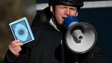 حُكم على السياسي السويدي المتطرف بالسجن بتهمة إهانة القرآن الكريم