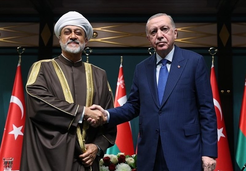 سلطان عمان: ندعم مواقف تركيا الإقليمية