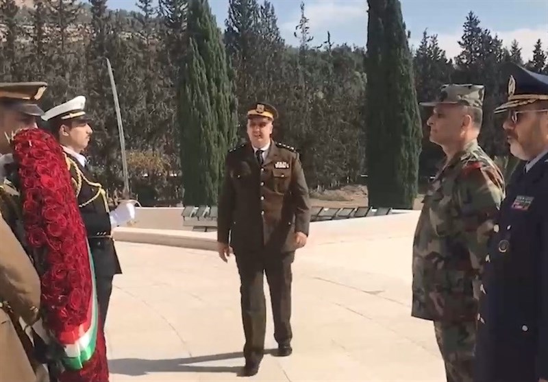 في نفس الوقت الذي يشهد فيه التوتر الإقليمي زيارة وزير الدفاع إلى دمشق بأجندتين