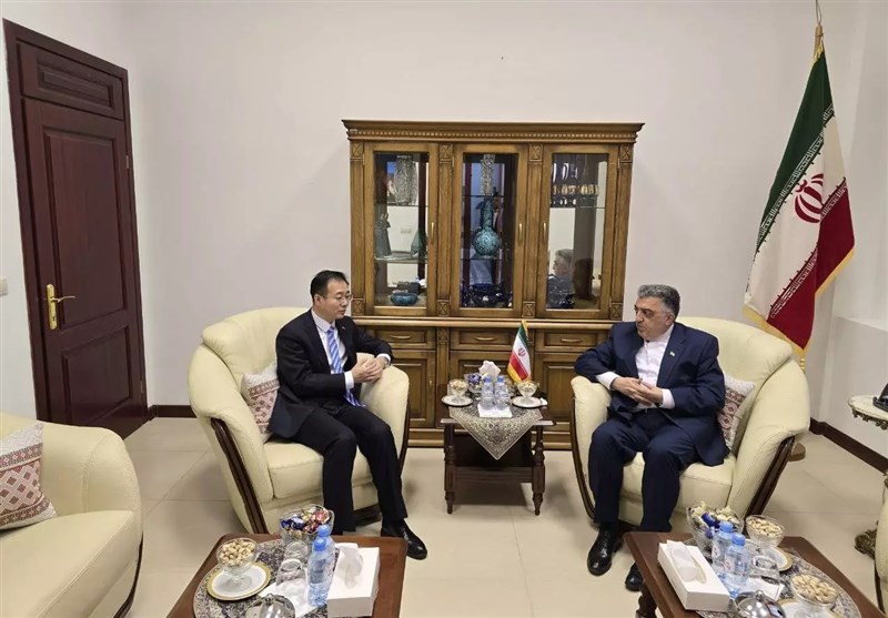 لقاء السفير الإيراني في بيلاروسيا مع نظرائه الصيني والفلسطيني والكوري