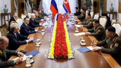 لقاء وزير الدفاع الروسي مع رئيس كوريا الشمالية