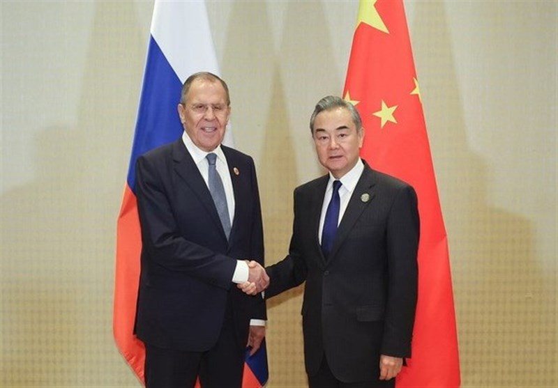 وشدد وزير الخارجية الصيني على مواصلة توسيع العلاقات مع روسيا