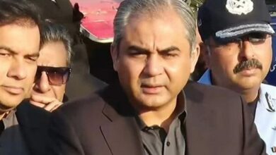 ويجب أن يحصل الأفغان على تصريح خاص للبقاء في إسلام أباد