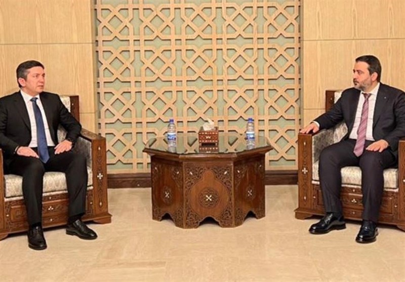 التقى دبلوماسي جمهورية أذربيجان مع وزير الخارجية السوري الجديد