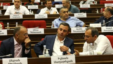 المعارضة الأرمنية تسعى إلى الشفافية في محادثات السلام مع أذربيجان