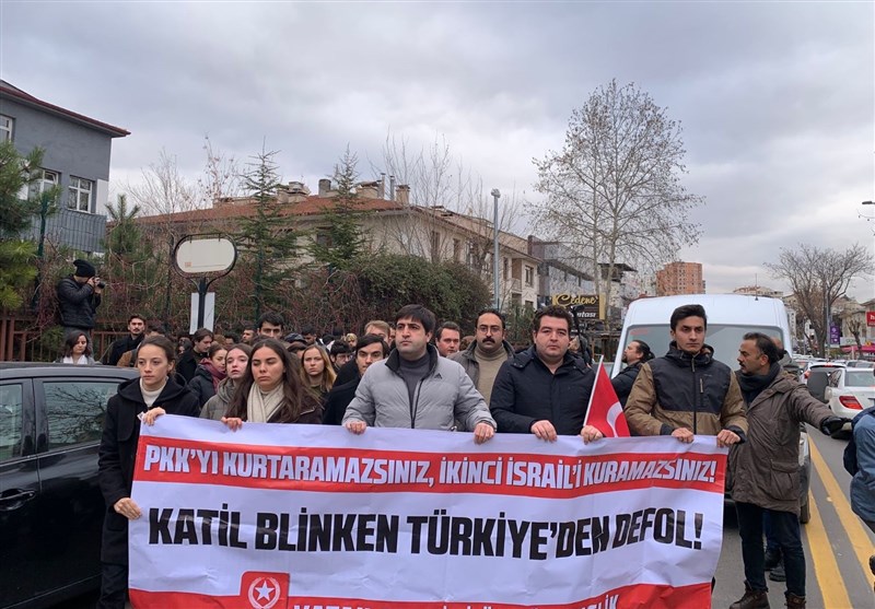 تجمع حاشد في أنقرة بعد زيارة وزير الخارجية الأمريكي