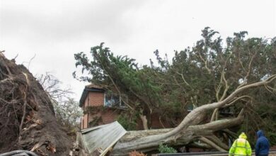 تحذير من الطقس الأحمر في إنجلترا بسبب عاصفة شديدة