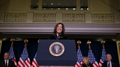 حضور بايدن وهاريس في اللجنة الوطنية للحزب الديمقراطي