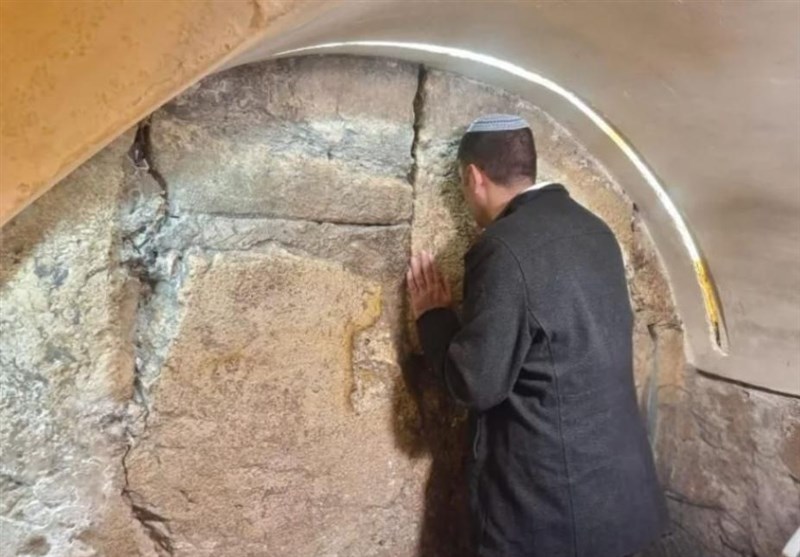 حماس تحذر من مؤامرة الاحتلال الصهيوني على دمشق