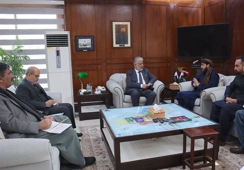 ووعدت باكستان بالتعاون لحل المشاكل التعليمية للأفغان