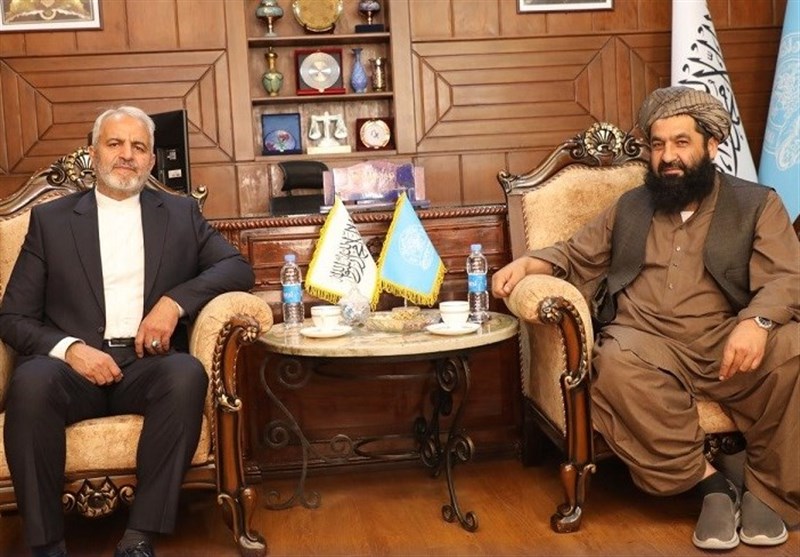 الخدمات المصرفية هي محور المحادثة بين سفير إيران ورئيس البنك المركزي الأفغاني