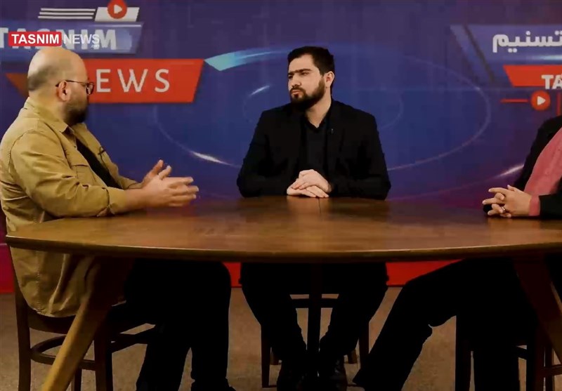 المائدة المستديرة قائد أو دبلوماسي؛ تمثيل الحاج قاسم حسب الساحة