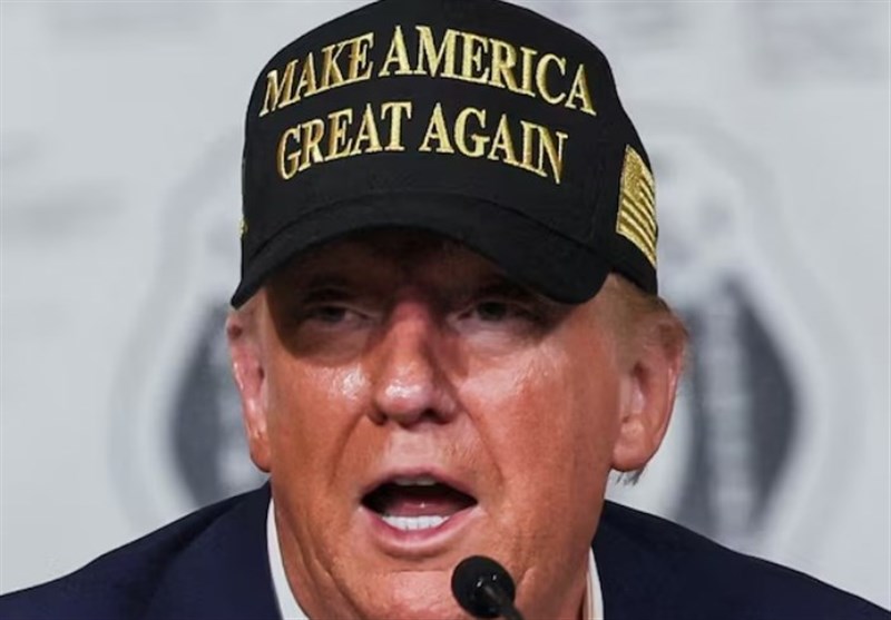 انتقاد الديمقراطيين لطرد المفتشين المستقلين من قبل ترامب