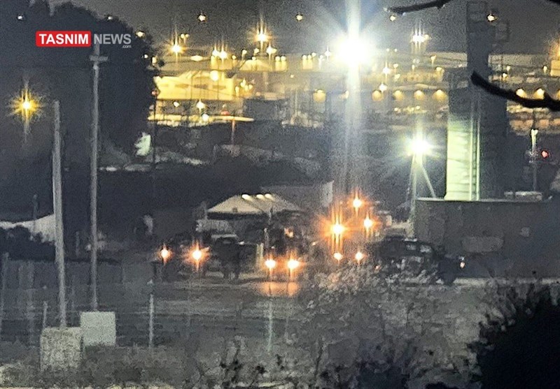 خاص |. تجمع عائلي للأسرى الفلسطينيين أمام سجن عوفر