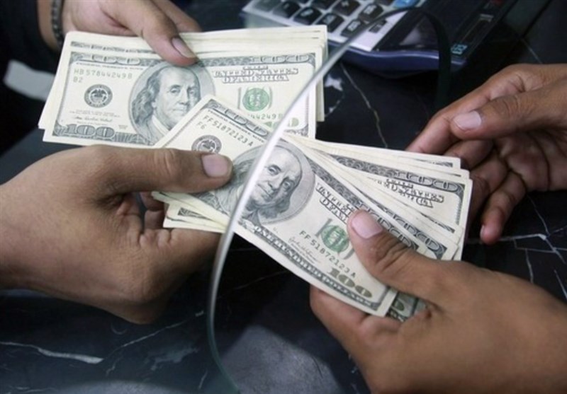 زيادة قوية في الطلب على الدولار في جمهورية أذربيجان