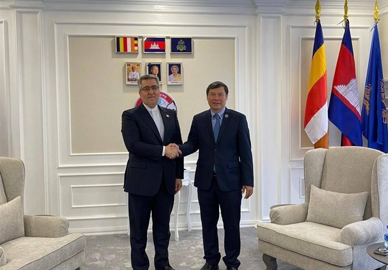 عرض مشروع إنشاء اللجنة المشتركة بين إيران وكمبوديا