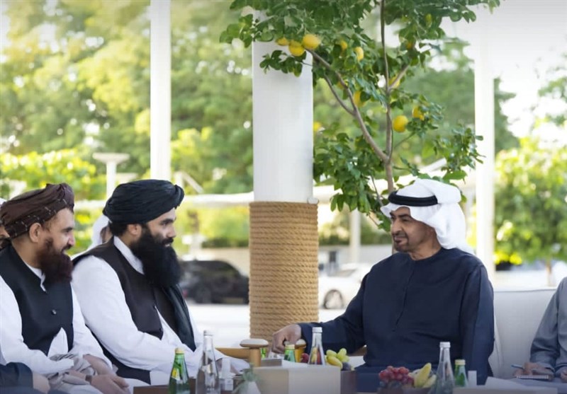 لقاء وزير الداخلية ورئيس استخبارات طالبان مع رئيس الإمارات