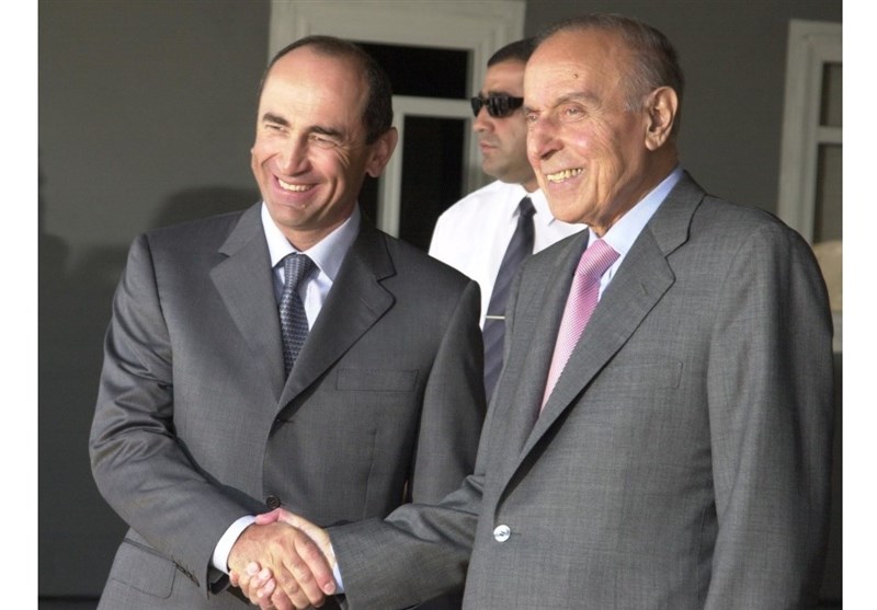 نشر المستندات السرية ؛