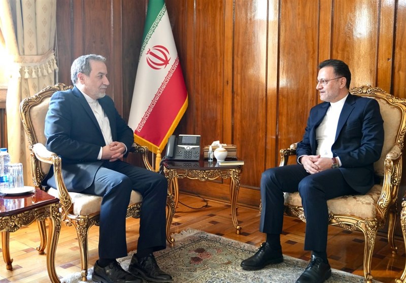 وأكد عراقجي على توسيع التعاون بين إيران والصين