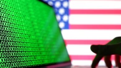 واتهم الجندي الأمريكي ببيع محادثات هاتفية سرية