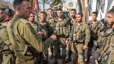 وصدرت أوامر للجيش الإسرائيلي بأن يكون في حالة تأهب قصوى