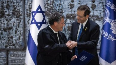 الاسترخاء أمام العاصفة مع انتخاب الرئيس الجديد للمحكمة العليا الإسرائيلية