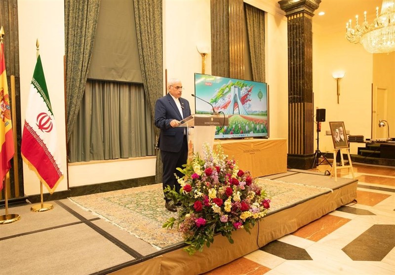 الذكرى السنوية الأربعين لفوز الثورة في مدريد