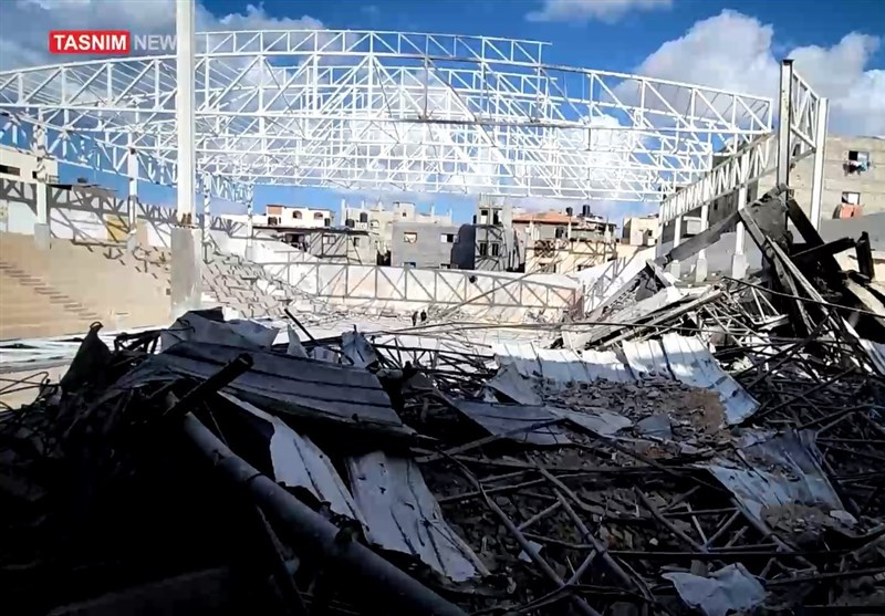 الشباب الإسرائيليين لتدمير نوادي غزة من خلال تدمير نوادي غزة