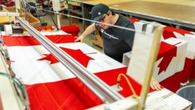 زيادة مبيعات العلم في كندا بعد تهديدات ترامب
