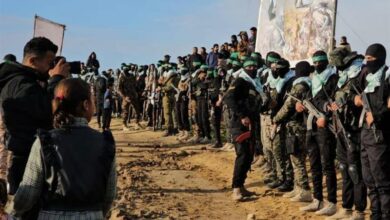 صور ذات مغزى في مكان تسليم الجثث/ تنبيه المقاومة الصريح