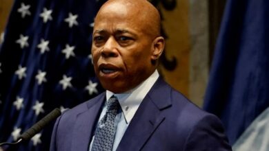 طلب القضاء الأمريكي لرفض تهم رئيس بلدية نيويورك