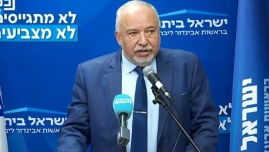 ليبرمان: إذا كان نتنياهو حكيمًا ، فسيستقيل على الفور