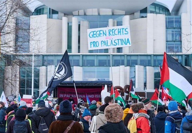 مظاهرات لدعم السلام في أوكرانيا وغزة في ألمانيا