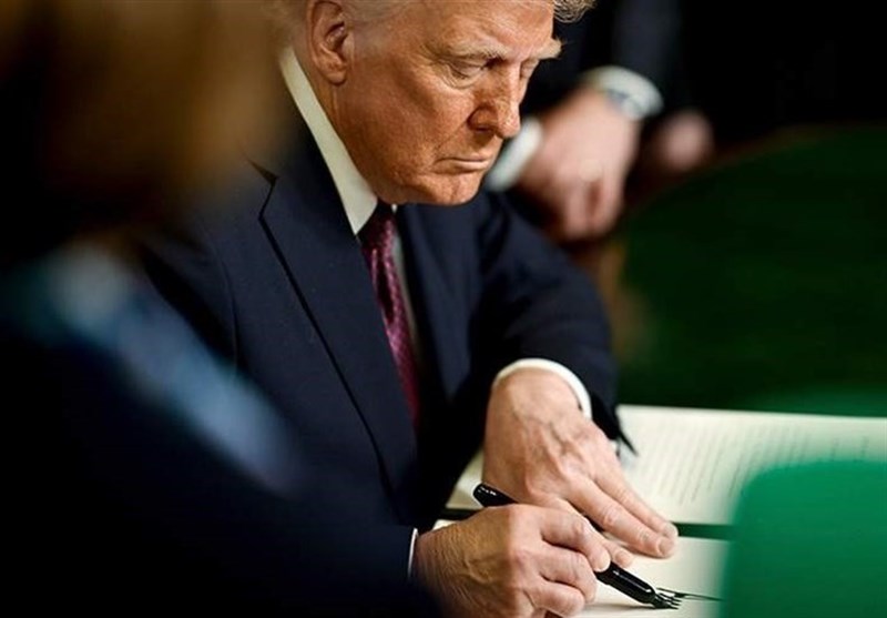 أسف باريس على الحظر المفروض على دخول العالم الفرنسي إلى أمريكا